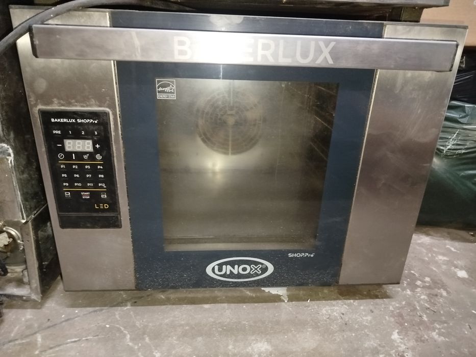 професійна конвекційна піч UNOX Bakerlux Shop.Pro Arianna (модель XEFT-04HS-ELDV).