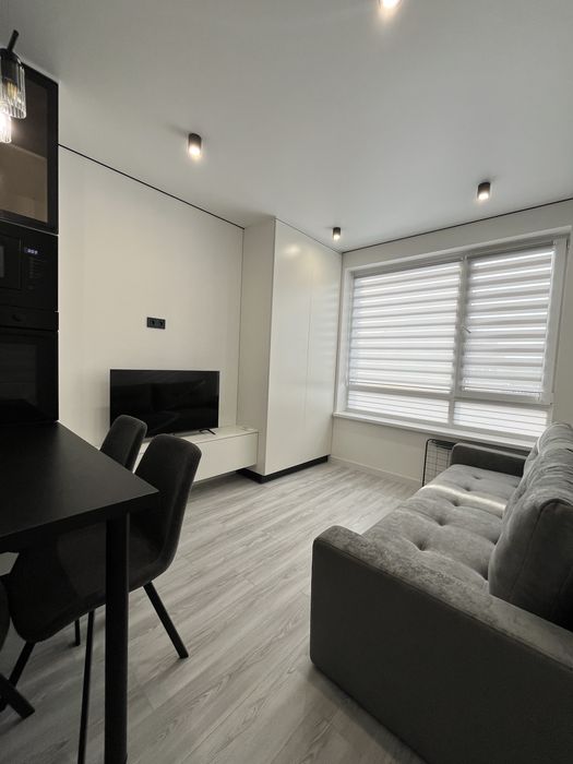 Центр міста.ЖК закритого типу,1.5кімн.стильна,укомпоектов.гардеробна.