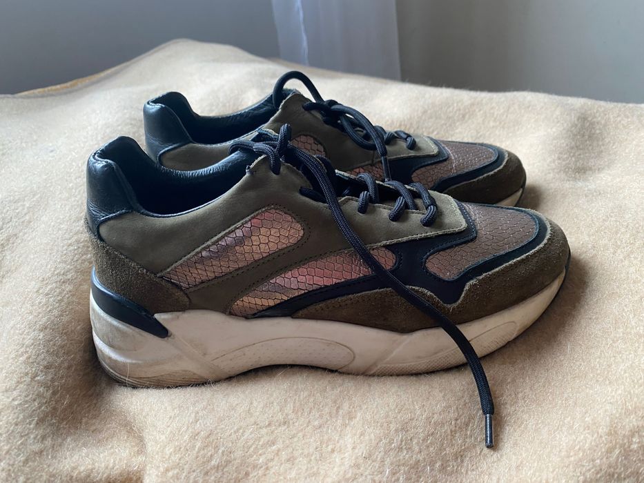 Buty adidasy Wojas rozm 39 super skórka