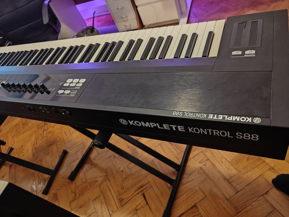 Piano controlador komplete kontrol S88