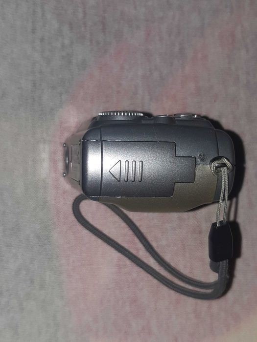 Mini aparat cyfrowy z początku lat 2000 MT411