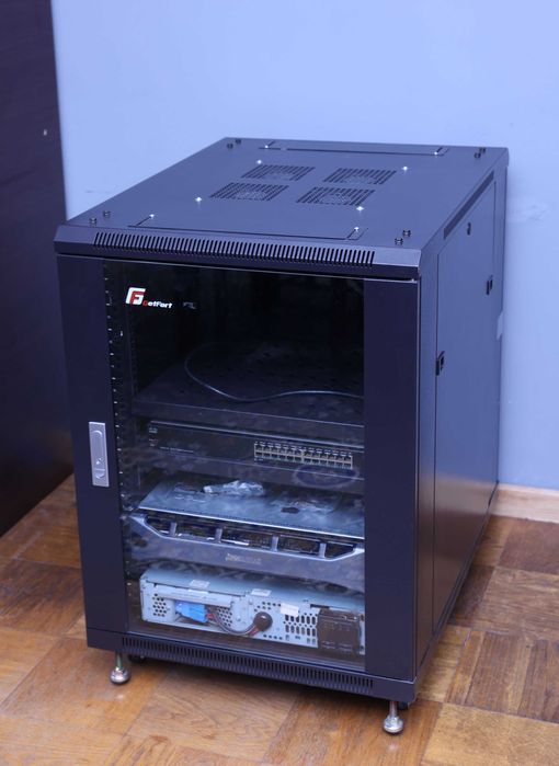 Serwer Dell PowerEdge R540 + Switch + UPS + Szafa