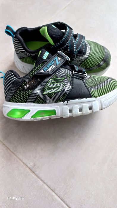 Vários ténis menino