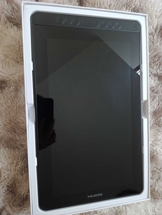 Tablet graficzny Huion Kamvas 13 | Ekran FHD, Pióro PW517 | Komplet, Stan: Bardzo dobry.