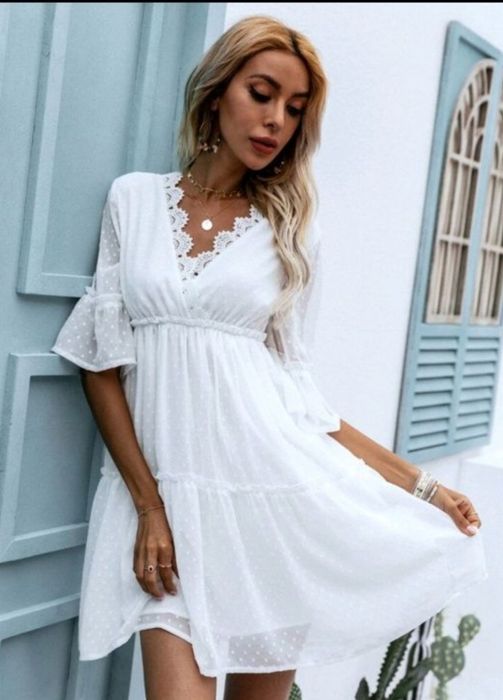 Sukienka biała Boho mini z koronką zwiewna śliczna