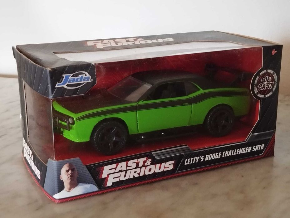 Carros Fast and Furious 1/32 na caixa