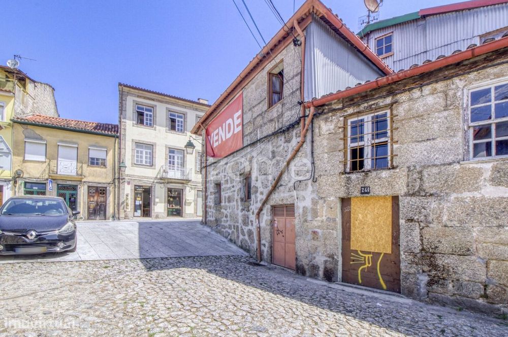 Prédio no centro de Guimarães