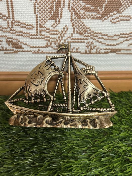 Barco em latao de decoraçao