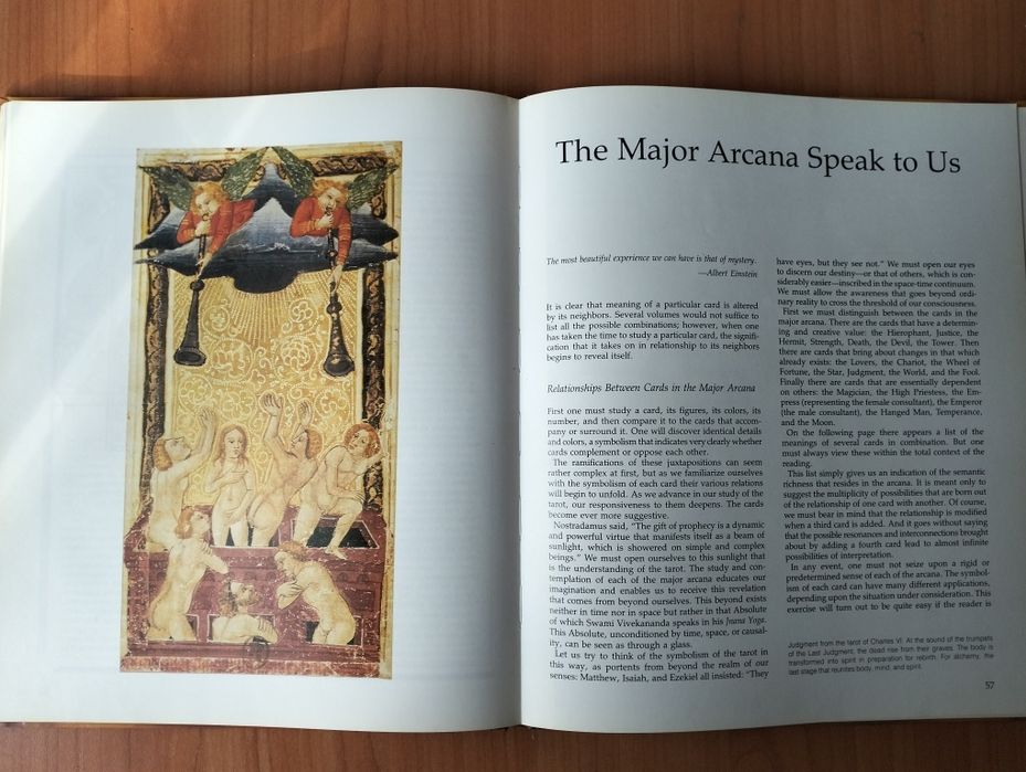 The tarot: Art, mysticism, and divination by Sylvie Simon.ТАРО.1000грн
