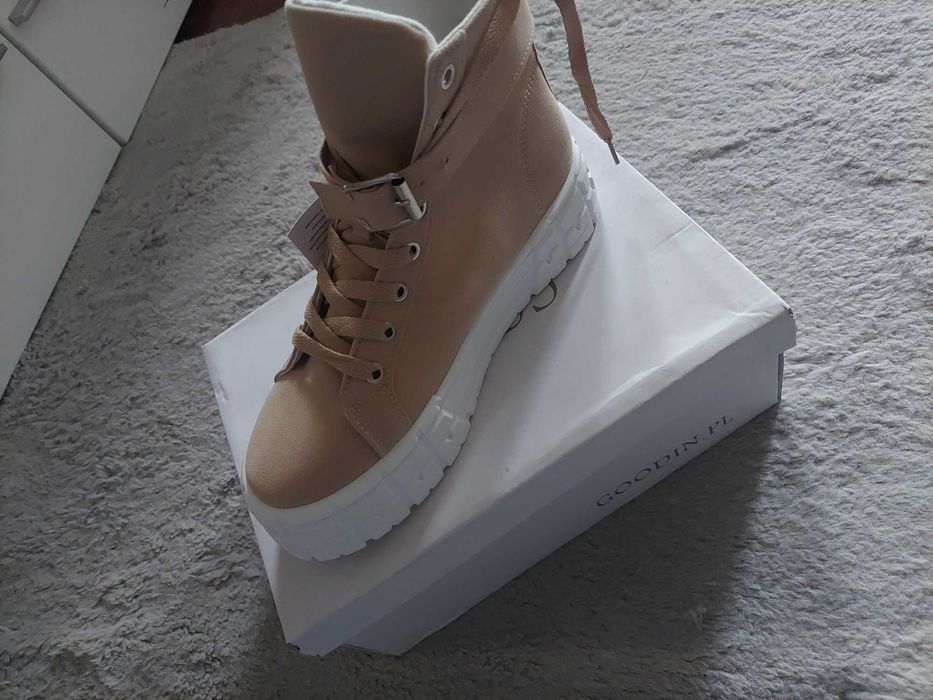 Buty damskie rozm 39 beżowe