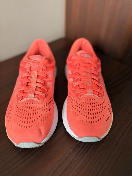 Кросівки Asics Gel-Kayano 28