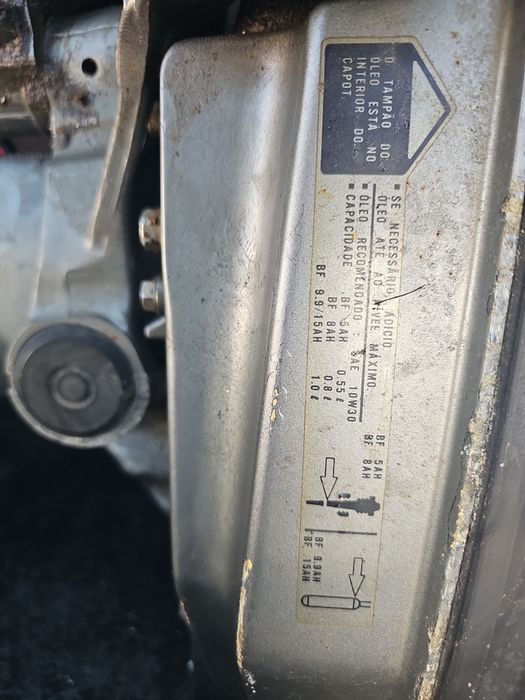 Motor fora de bordo HONDA BF 9.9 — 4 Tempos — Veio curto — Impecável