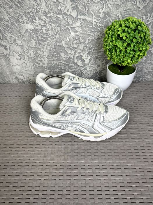 ASICS Gel Jound кроссовки 42 размер спортивные серые