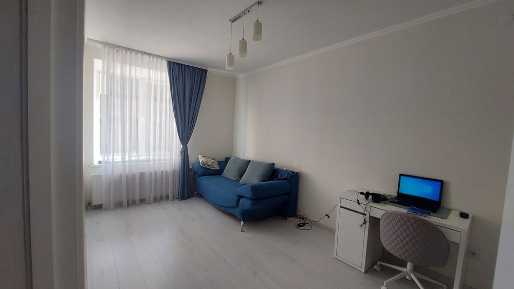 Продам 2-кімнатну квартиру. Вул.Коцюбинського,50.