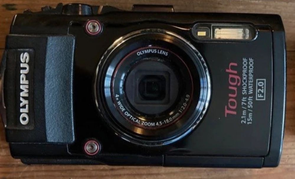 Olympus Tough TG-5       .