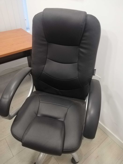 Cadeira de escritório muito confortável