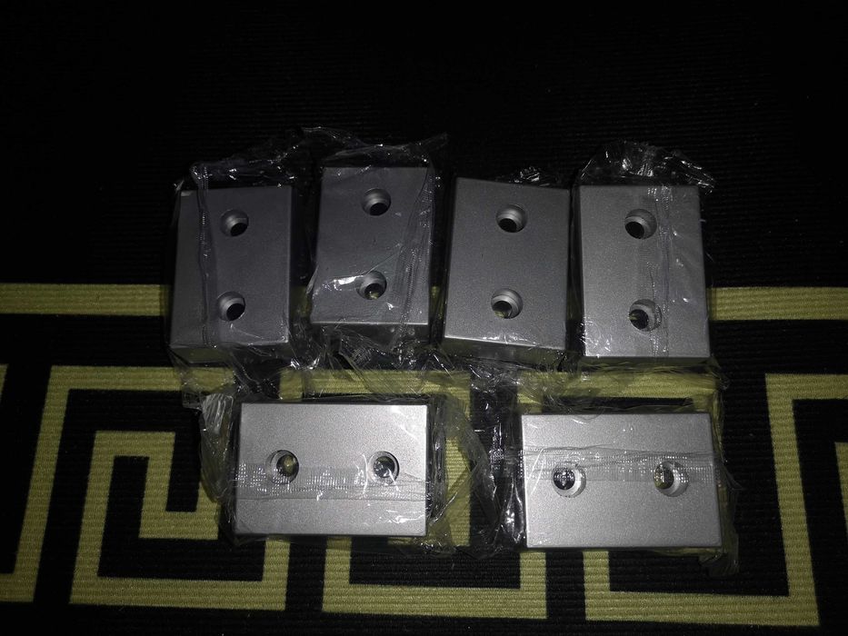 Nóżki meblowe 14 sztuk.