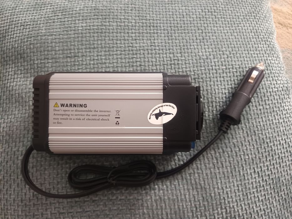 Conversor de corrente 12V > 230V - 150W          Car Power Inverter