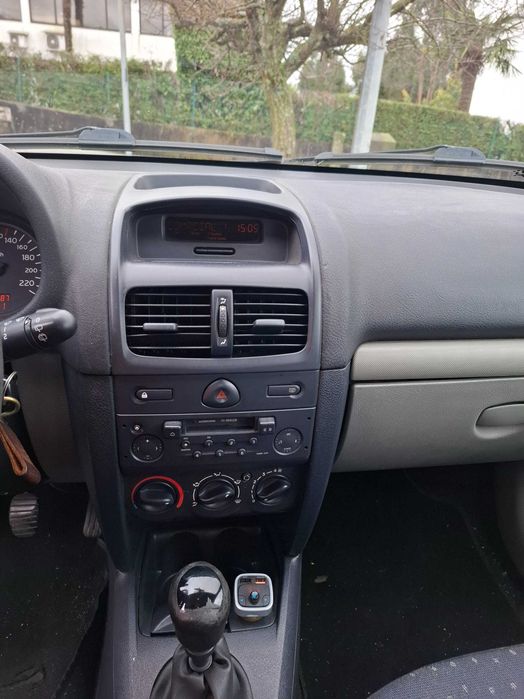Renault Clio 1.2 16V - 2002