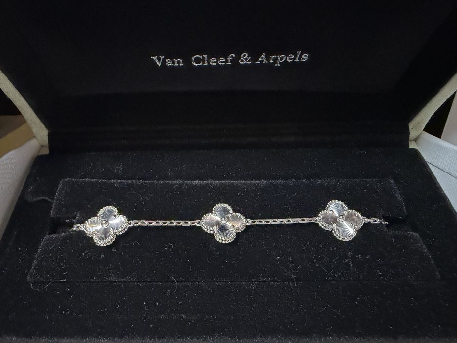 Srebrna bransoletka koniczynki