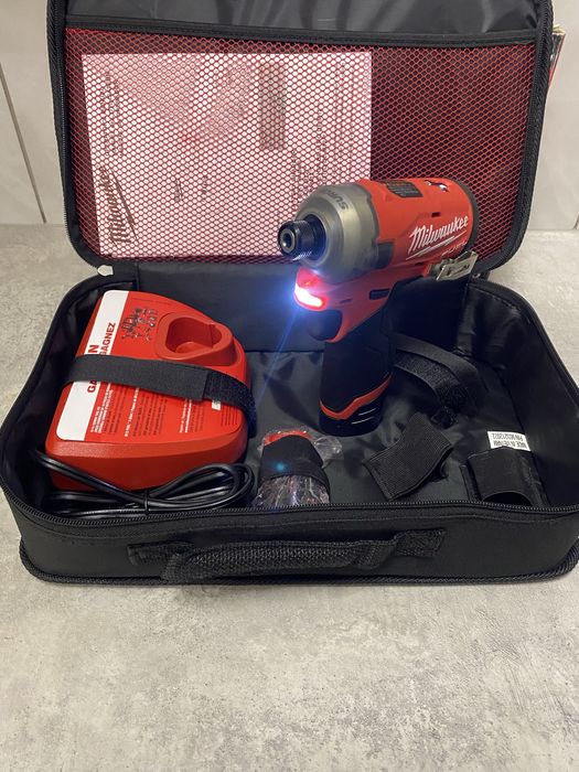 MILWAUKEE 2551-22FUEL гідравлічний імпакт привезено з США