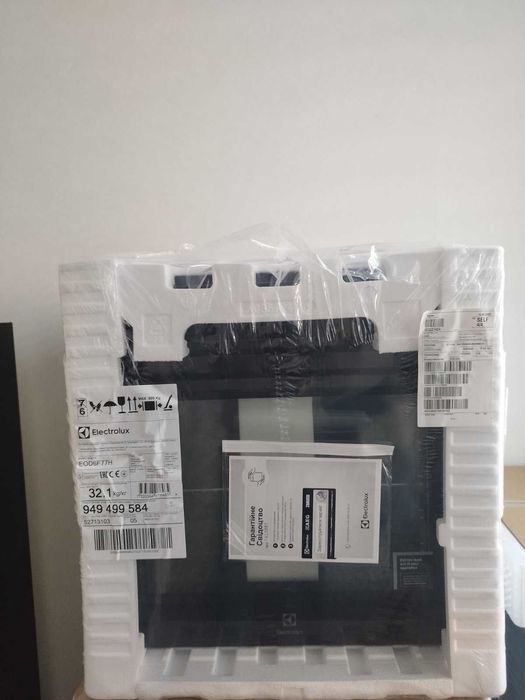 Духова шафа Electrolux EOD6F77H
