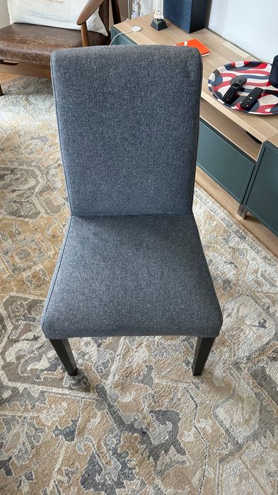 Conjunto de 06 CADEIRAS SEMI-NOVAS - Bergmung / Ikea