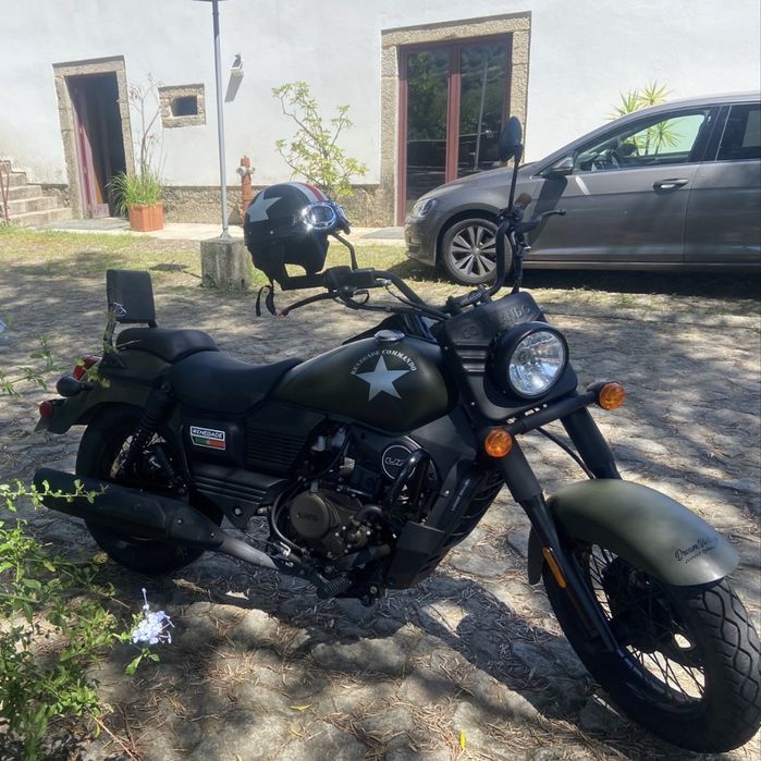 Vendo Moto renegade 4800 km como nova