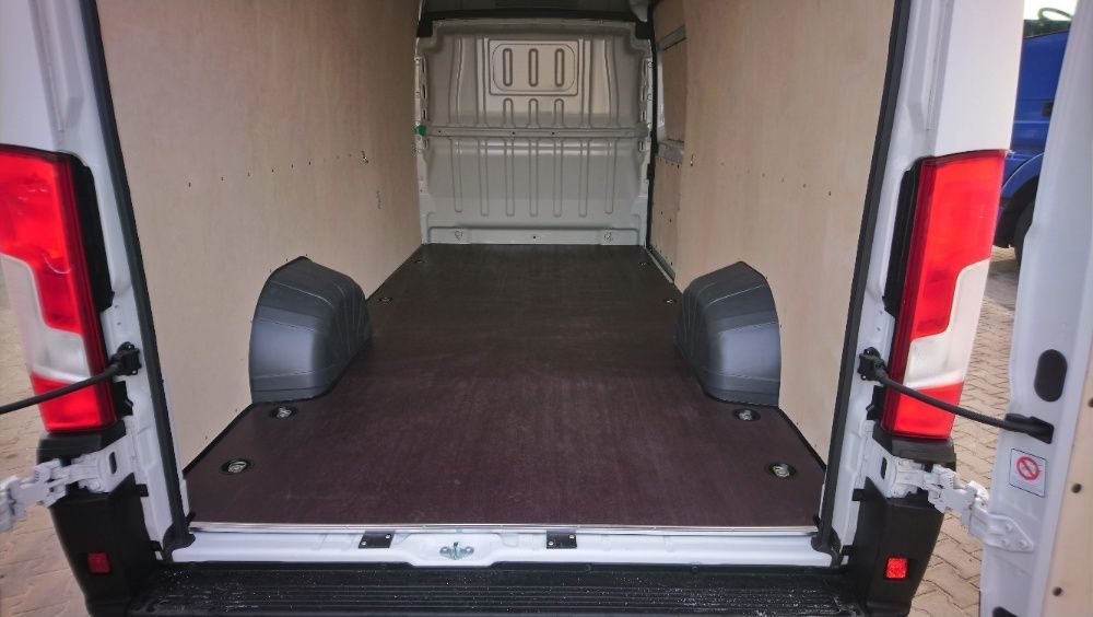 Fiat Ducato L4H3 Zabudowy standardowe i premium samochodów dostawczych