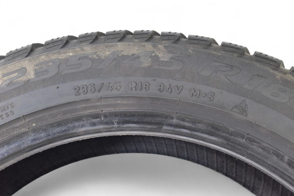 Opona Zimowa PIRELLI SOTTOZERO 3 235/45R18 94 V 4,17mm