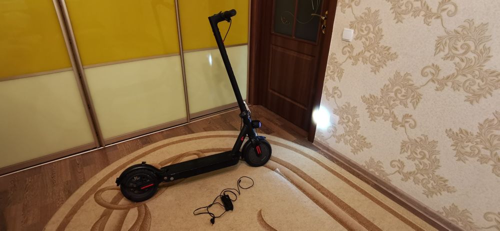 Електросамокат в ідеальному  стані, ТОРГ