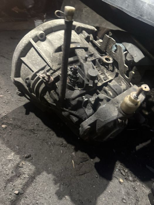 Skrzynia biegów Renault Traffic 1.9 DCI .6 biegów