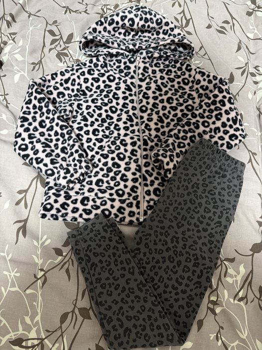 Костюм з фліски та лосин