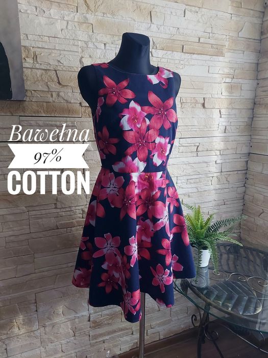 Sukienka elegancka w kwiaty rozkloszowana wesele komunia biuro Oasis S