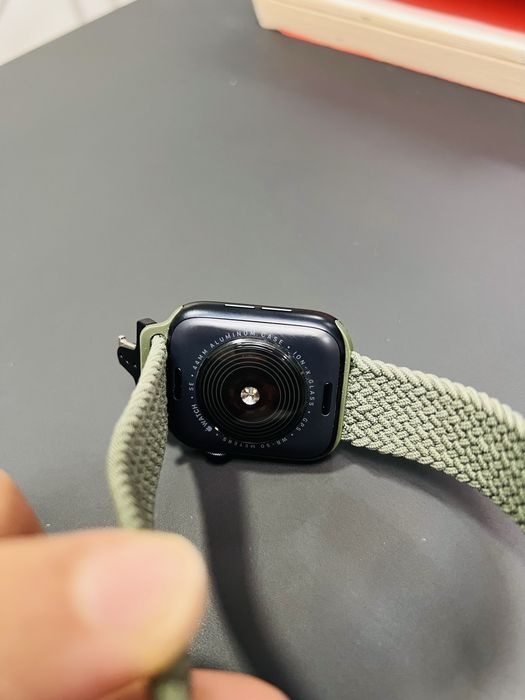Apple Watch SE 2024