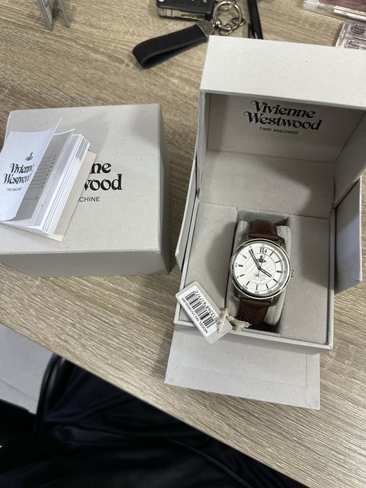 Часи vivienne westwood оригінал