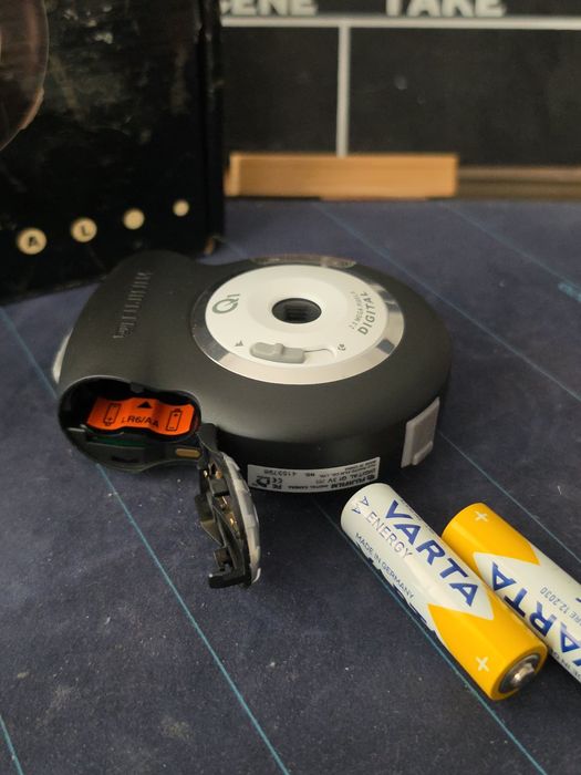 Unikatowy aparat cyfrowy Y2K Fujifilm Digital Q1 (2 MP) + pudełko!