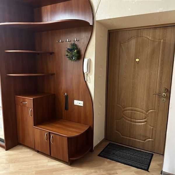 Продаж 2к квартири 65 кв. м на вул. Кармелюка