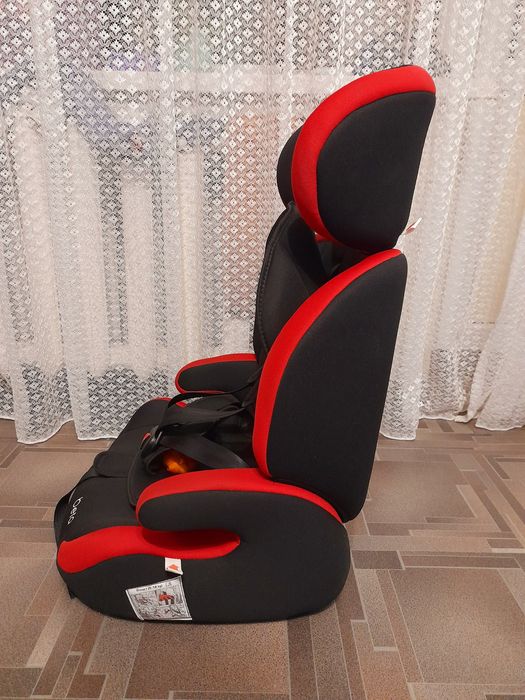 Дитяче автокрісло. Детское автокресло