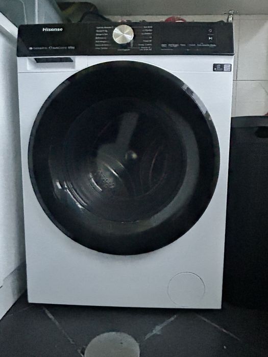 Maquina lavar e secar Hisense 8kg semi nova