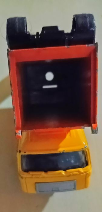 Majorette Mercedes Benz 1:36 carro do lixo para reaproveitar.