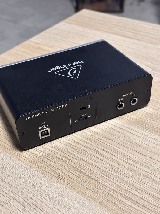 Interface Áudio Behringer U-PHORIA UMC22