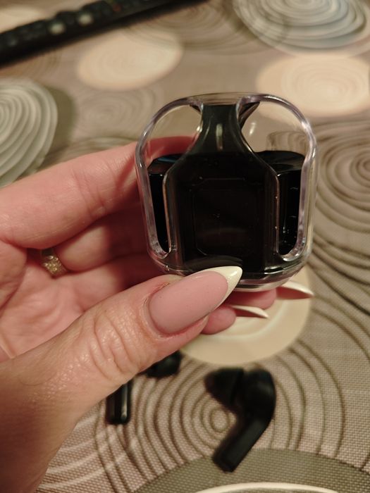 Продаются блютуз наушники