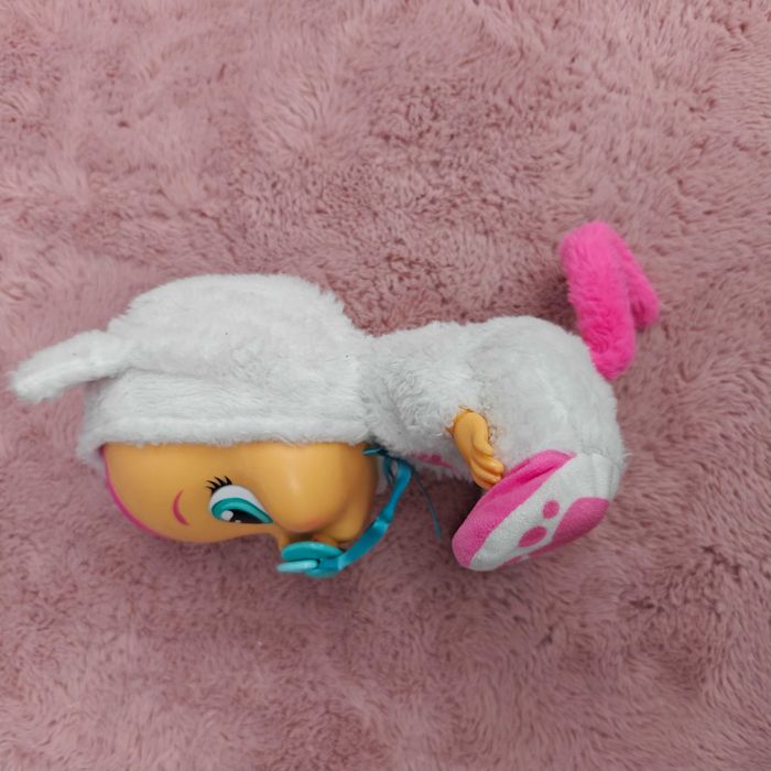 Lalka Cry Babies Daisy w stroju kotka – Interaktywna