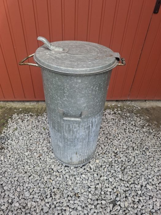 Kosz kubeł metalowy na śmieci