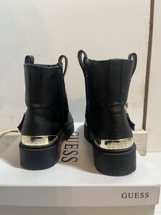 Bota Guess preta