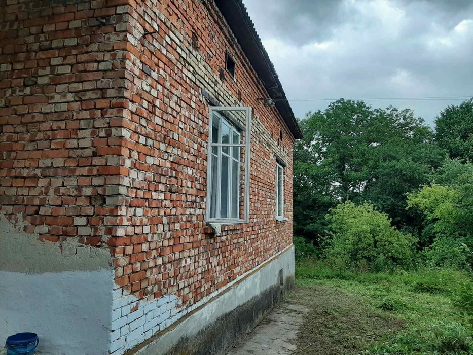 Продаж будинку у селі Утіховичі