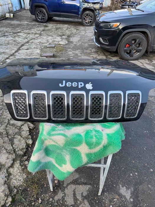 Капот для Черокі