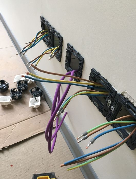 Serviços de Eletricista – Profissional Qualificado DGEG e OEP.