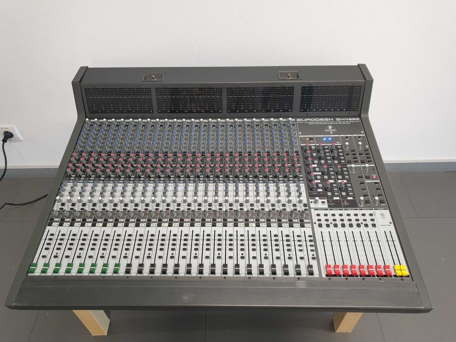 Mikser analogowy Behringer Eurodesk SX4882